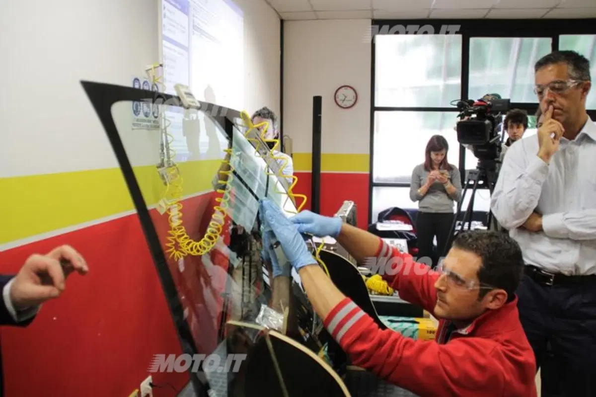 Carglass: i segreti dietro alla riparazione e alla sostituzione di un vetro (8)