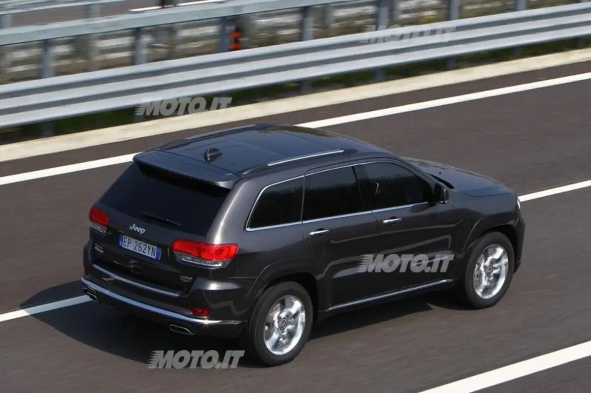 Jeep Grand Cherokee (9)