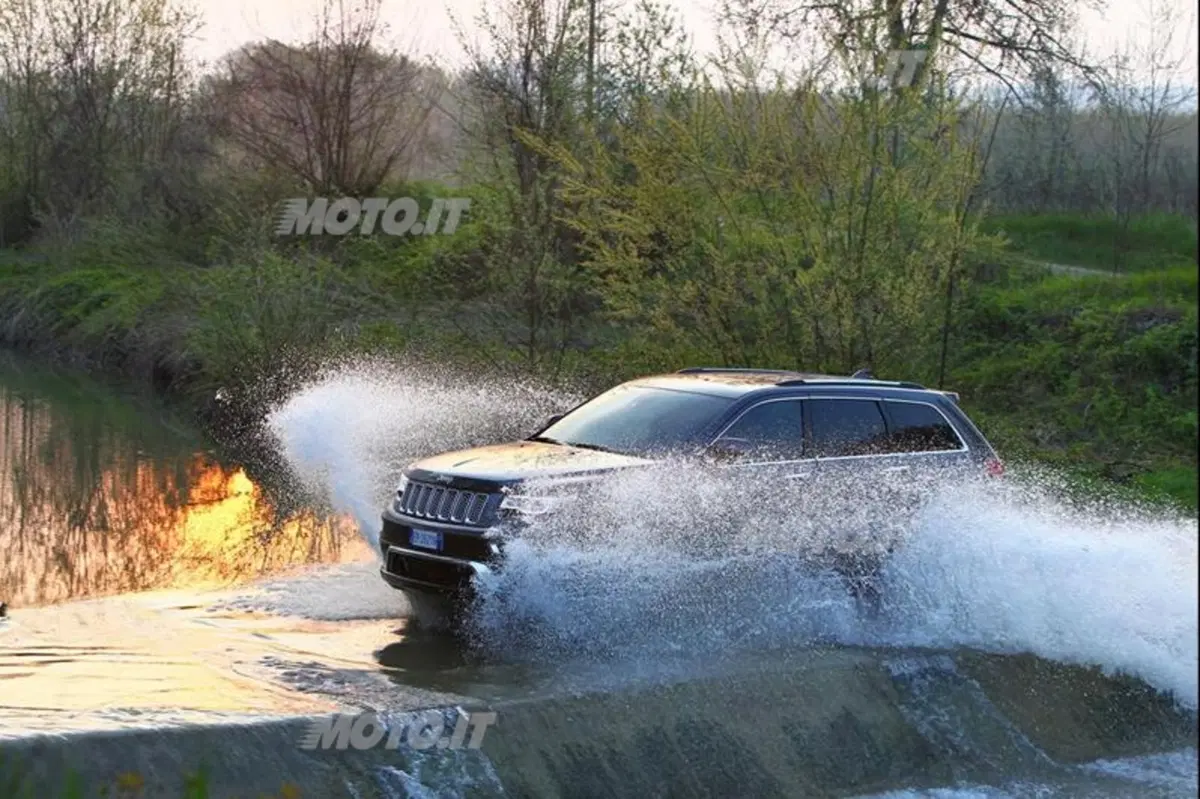Jeep Grand Cherokee (17)
