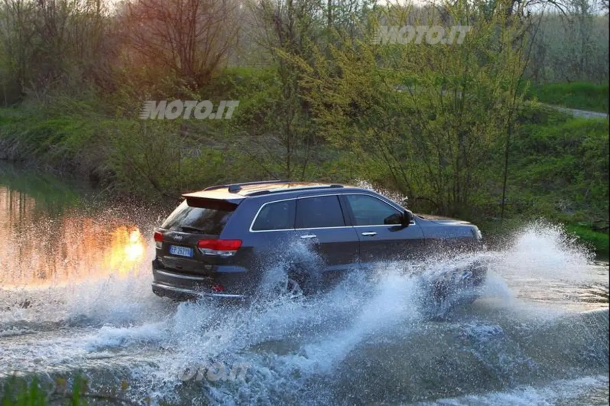 Jeep Grand Cherokee (19)