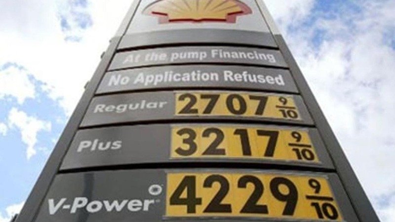 In Italia la benzina costa di pi&ugrave;