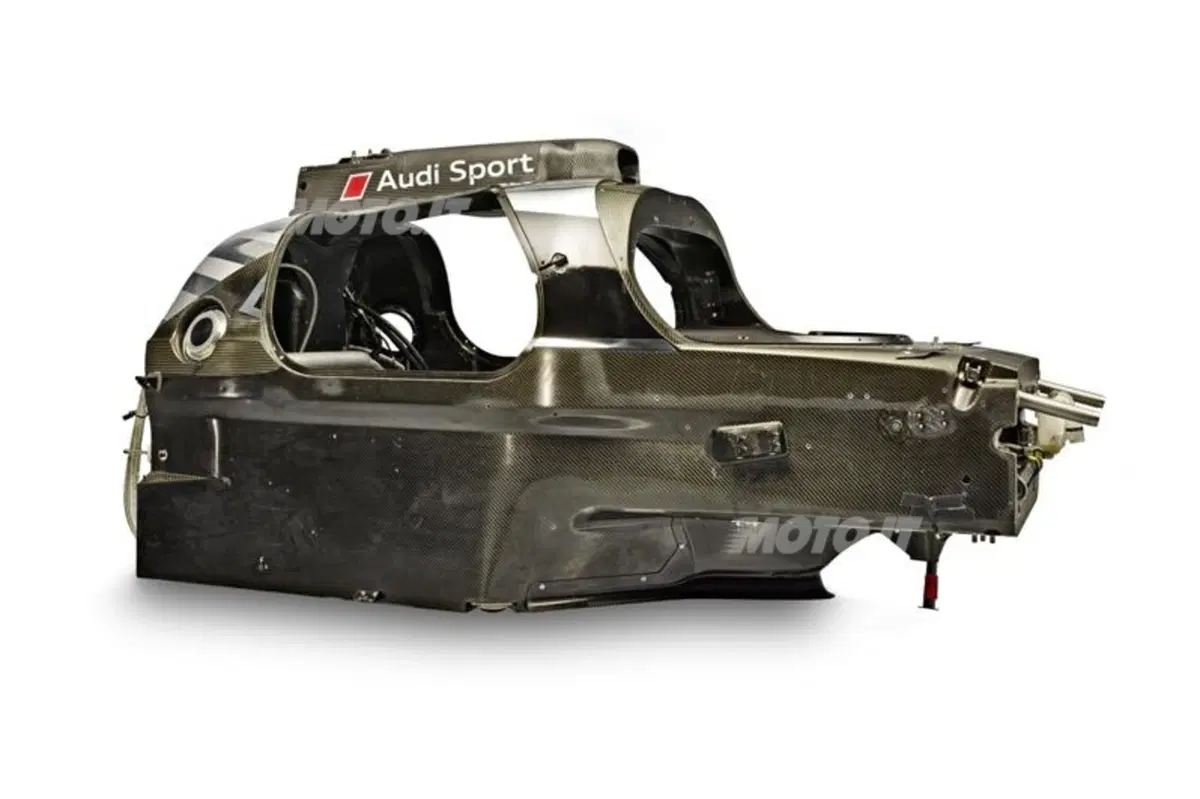 Audi R18 e-tron quattro: il culmine di uno sviluppo tecnologico iniziato nel 1999 (5)