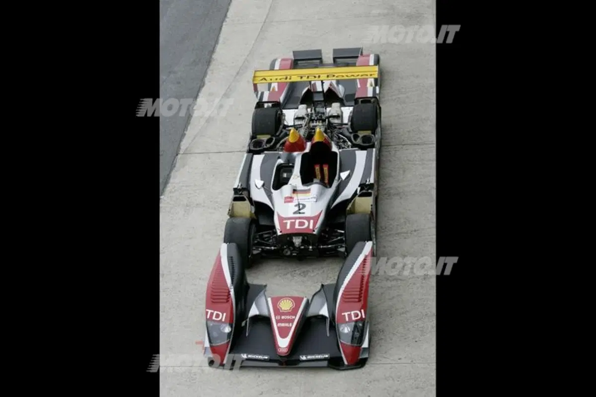 Audi R18 e-tron quattro: il culmine di uno sviluppo tecnologico iniziato nel 1999 (7)