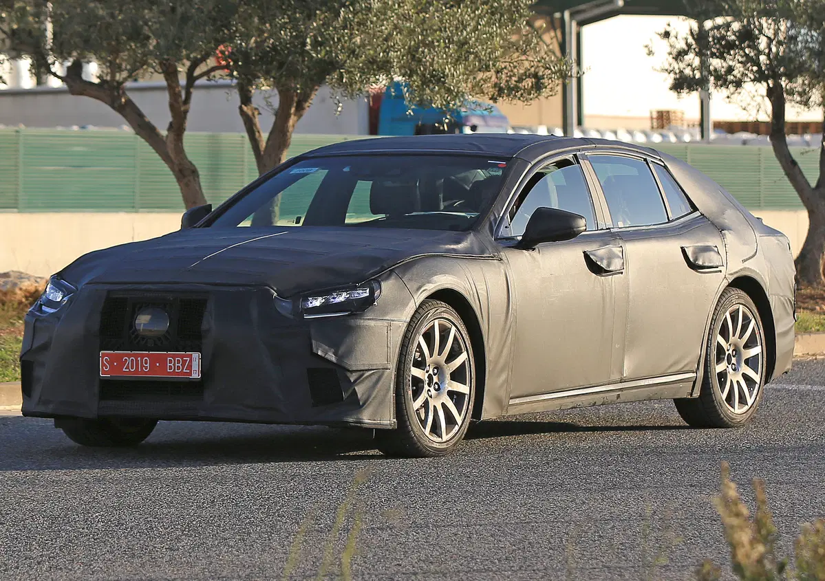 Lexus LS 2018: le foto spia della quinta generazione