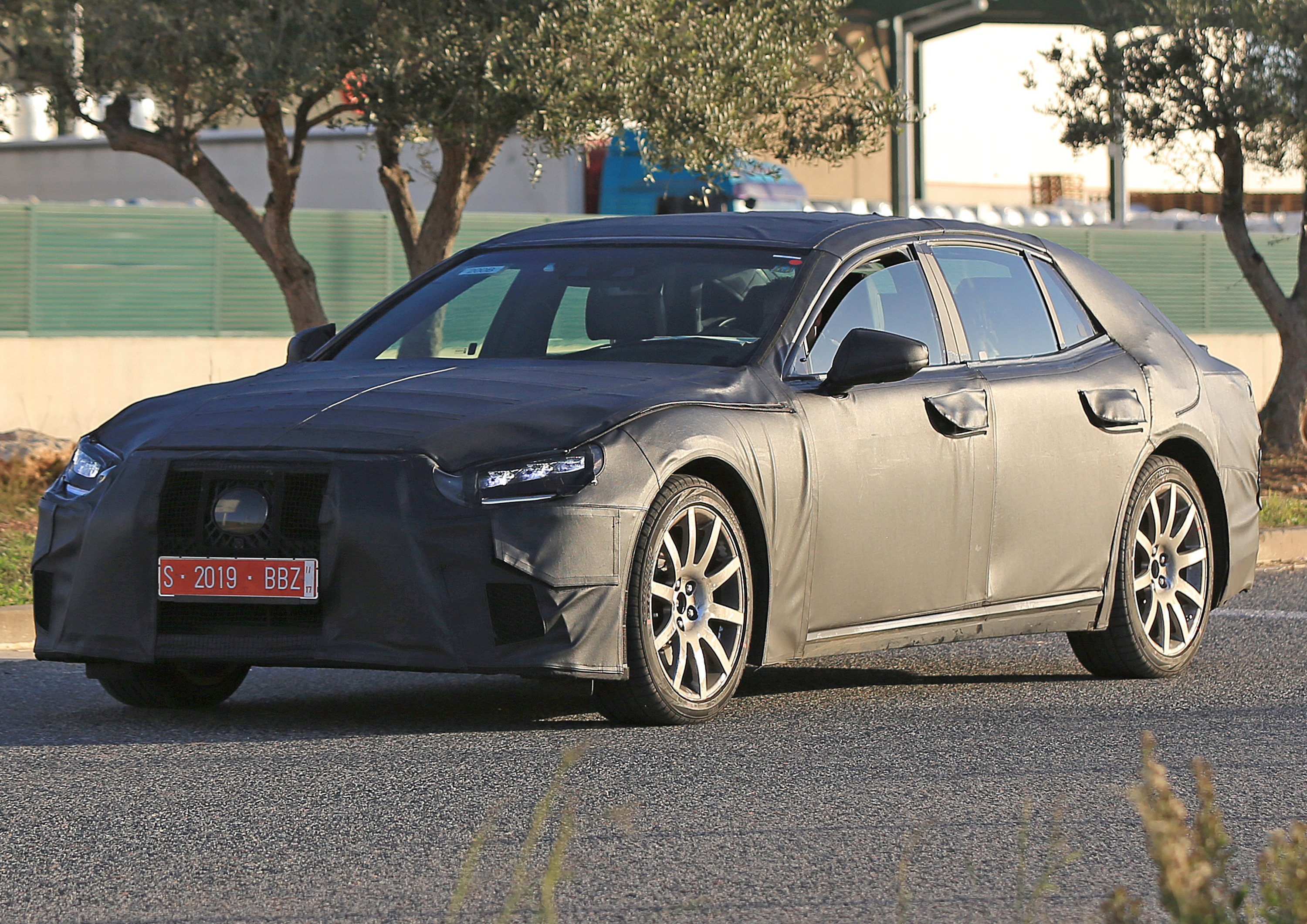 First images of new flagship Lexus saloon: 2018 LS 