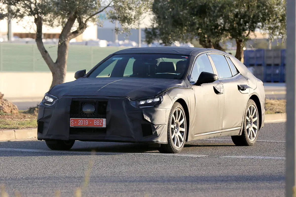 Lexus LS 2018: le foto spia della quinta generazione (2)