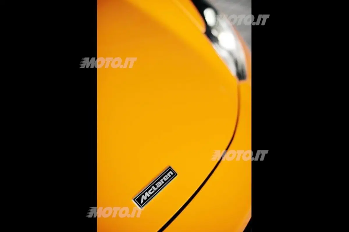 McLaren MP4-12C 50° anniversario (4)