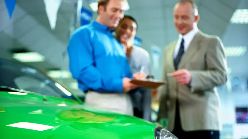 Tra 10 anni serviranno ancora i concessionari per vendere un'auto nuova?
