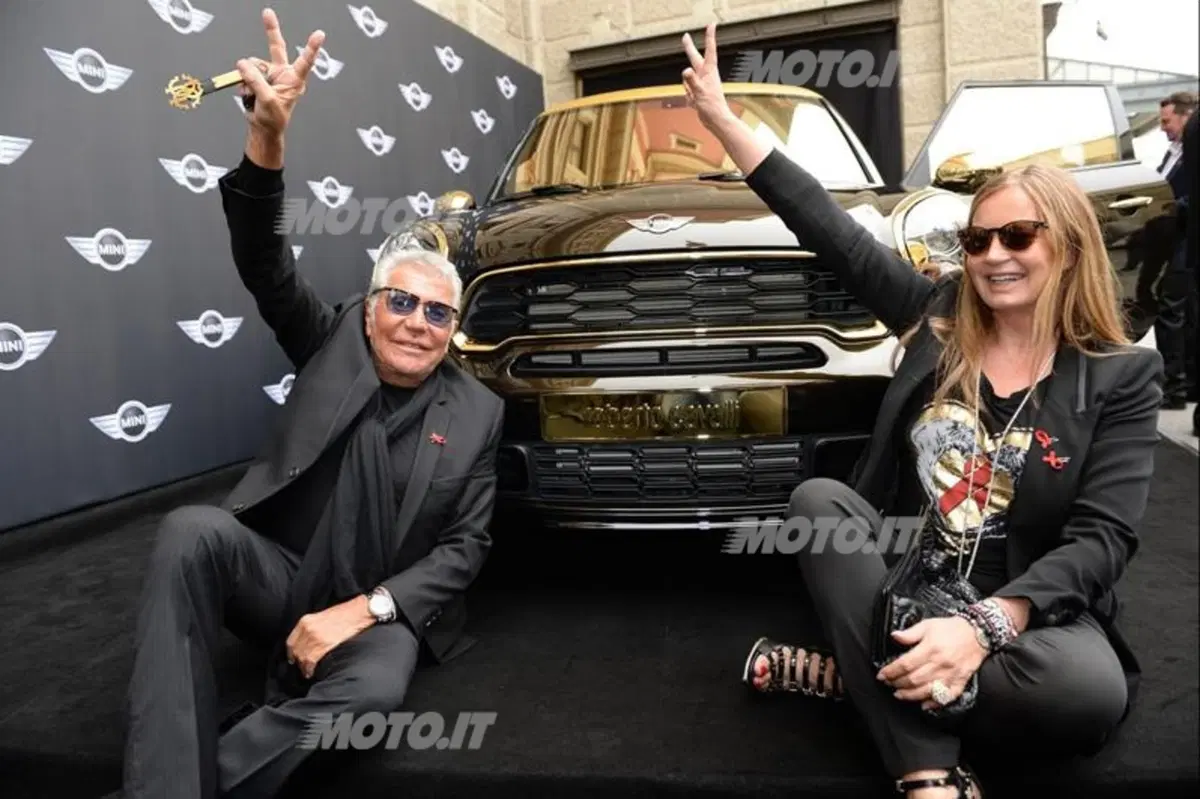 Life Ball 2013: svelata la Mini Paceman firmata da Roberto Cavalli (2)