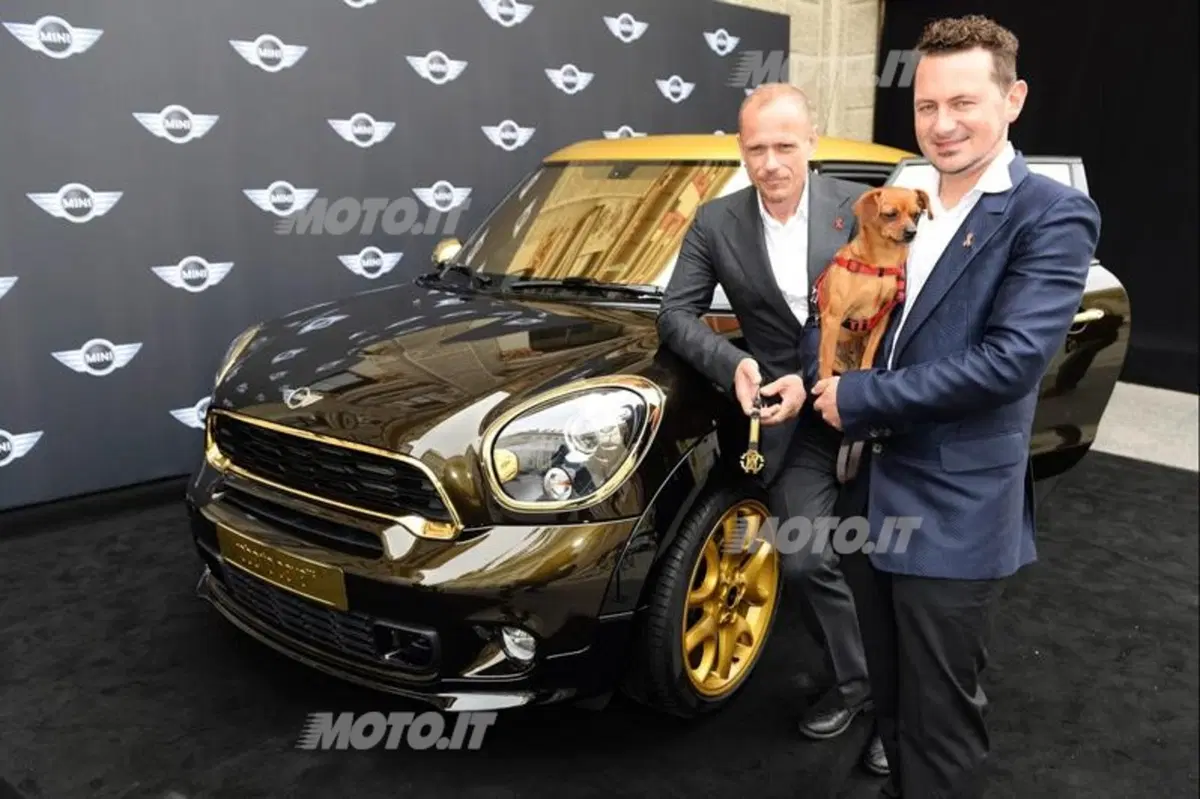 Life Ball 2013: svelata la Mini Paceman firmata da Roberto Cavalli (4)