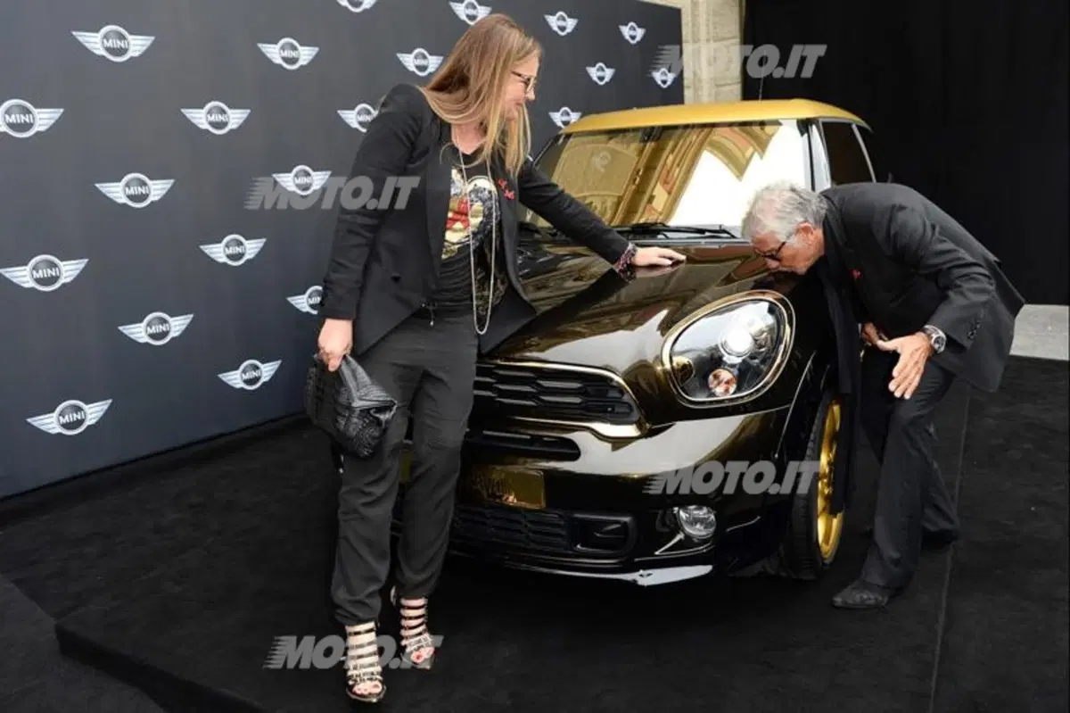 Life Ball 2013: svelata la Mini Paceman firmata da Roberto Cavalli (6)
