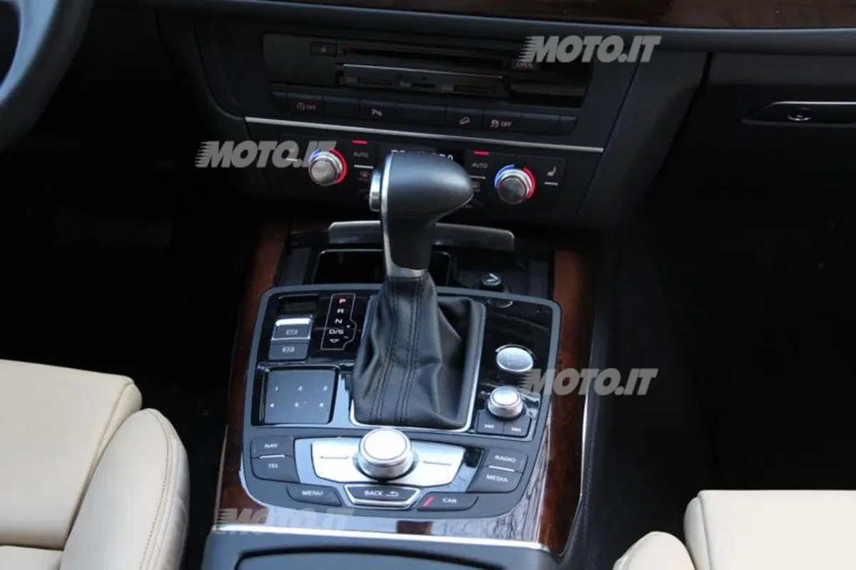 Audi A6 allroad quattro (43)