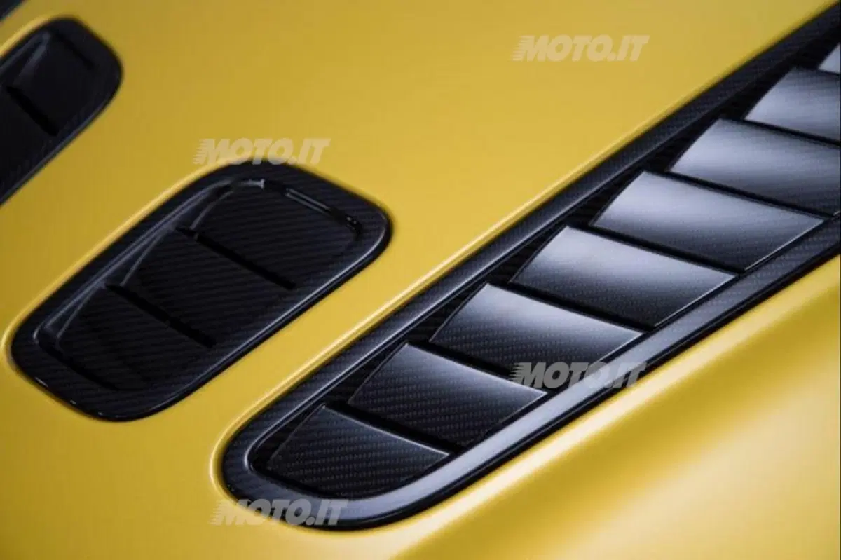 Aston Martin V12 Vantage S (17)