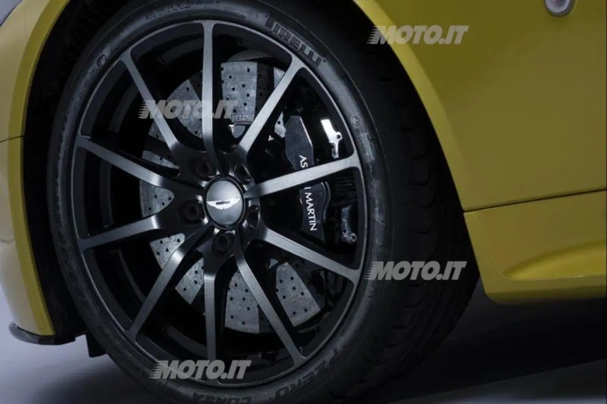 Aston Martin V12 Vantage S (21)