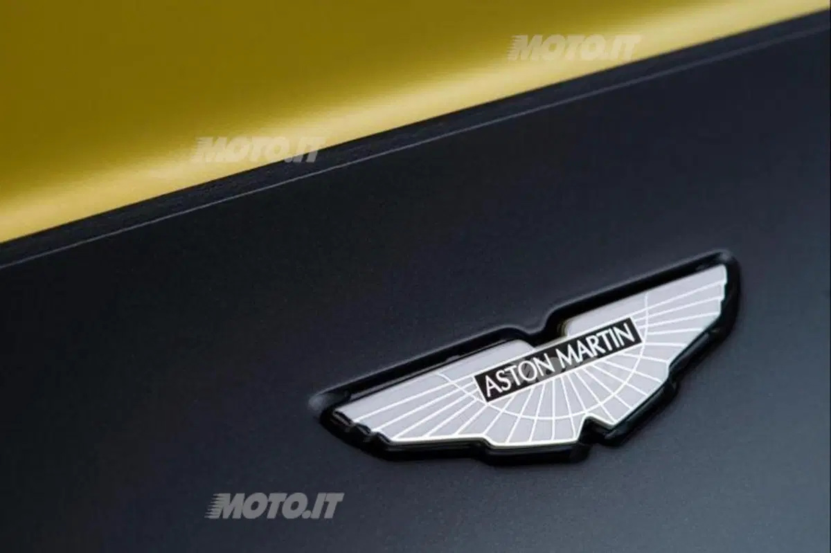 Aston Martin V12 Vantage S (25)