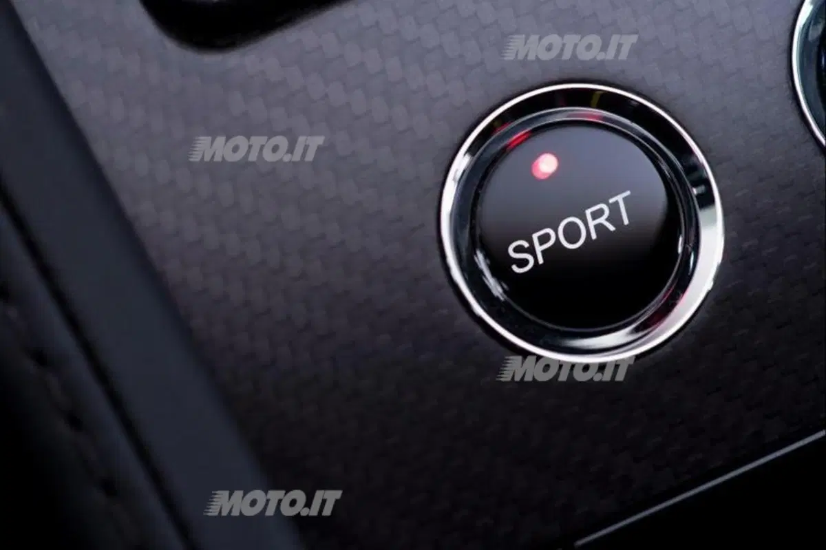 Aston Martin V12 Vantage S (32)