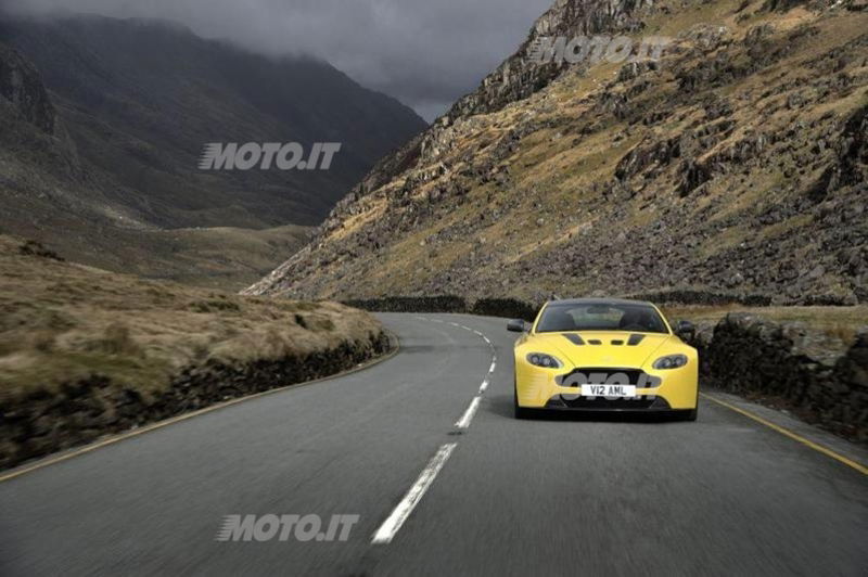 Aston Martin V12 Vantage S - Video