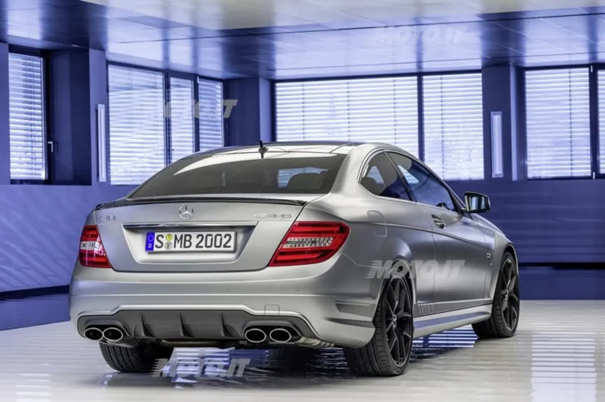 Mercedes-Benz C 63 AMG Edition 507: prezzi ed equipaggiamenti (5)