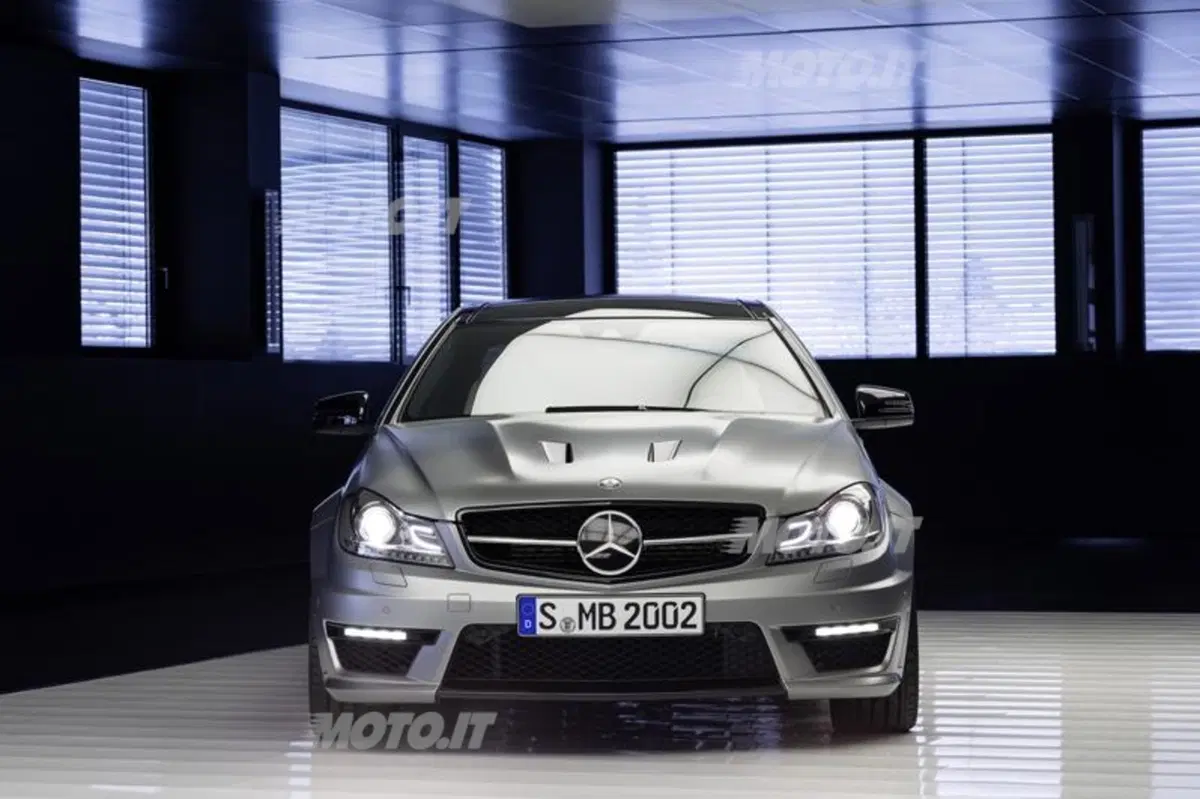 Mercedes-Benz C 63 AMG Edition 507: prezzi ed equipaggiamenti (6)