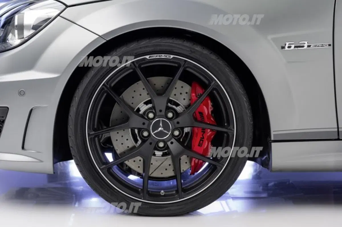 Mercedes-Benz C 63 AMG Edition 507: prezzi ed equipaggiamenti (14)