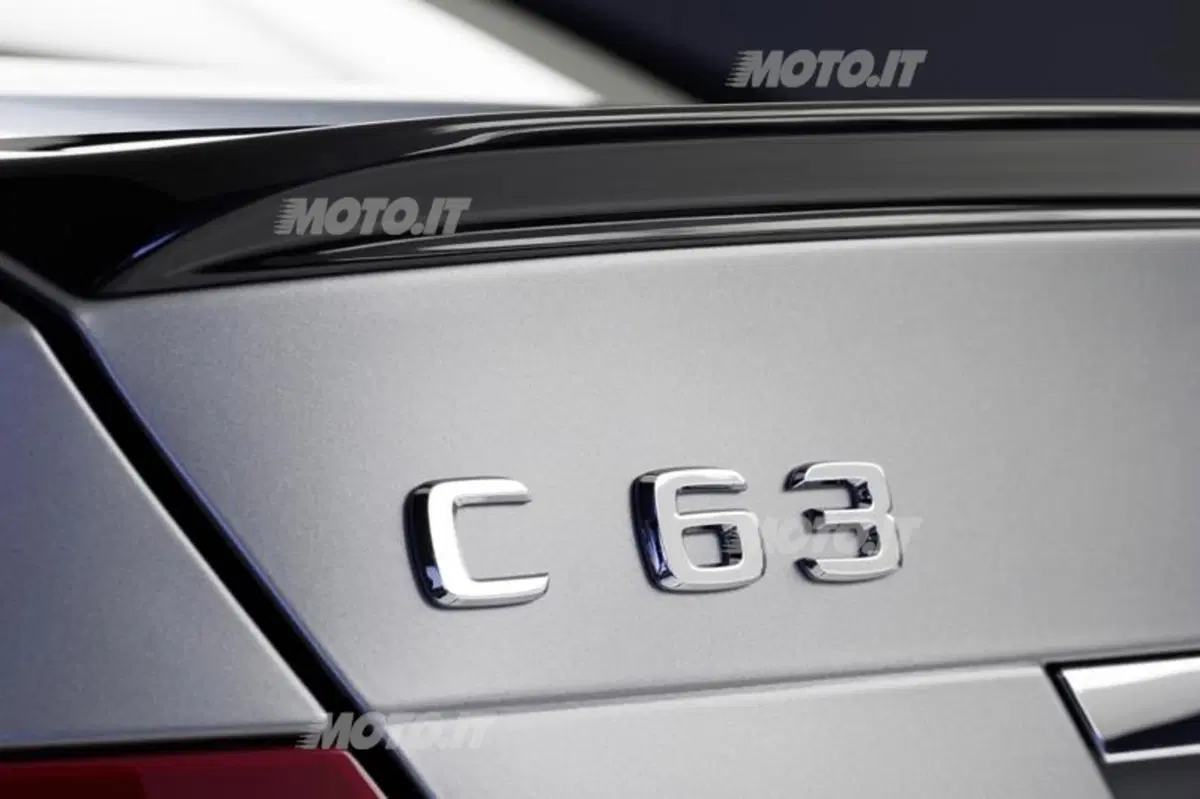 Mercedes-Benz C 63 AMG Edition 507: prezzi ed equipaggiamenti (17)