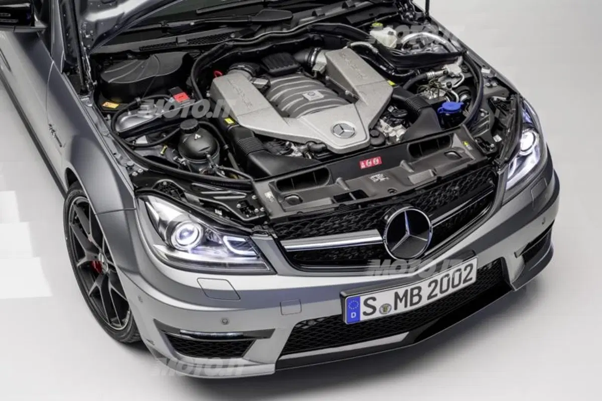 Mercedes-Benz C 63 AMG Edition 507: prezzi ed equipaggiamenti (18)