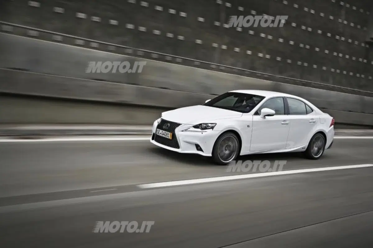 Massimo Gargano: «Con la IS, Lexus è l’unica Casa 100% Hybrid» (5)