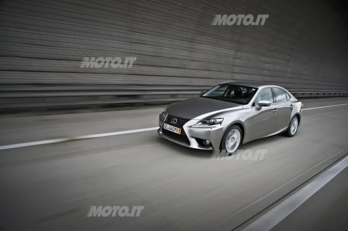 Massimo Gargano: «Con la IS, Lexus è l’unica Casa 100% Hybrid» (9)