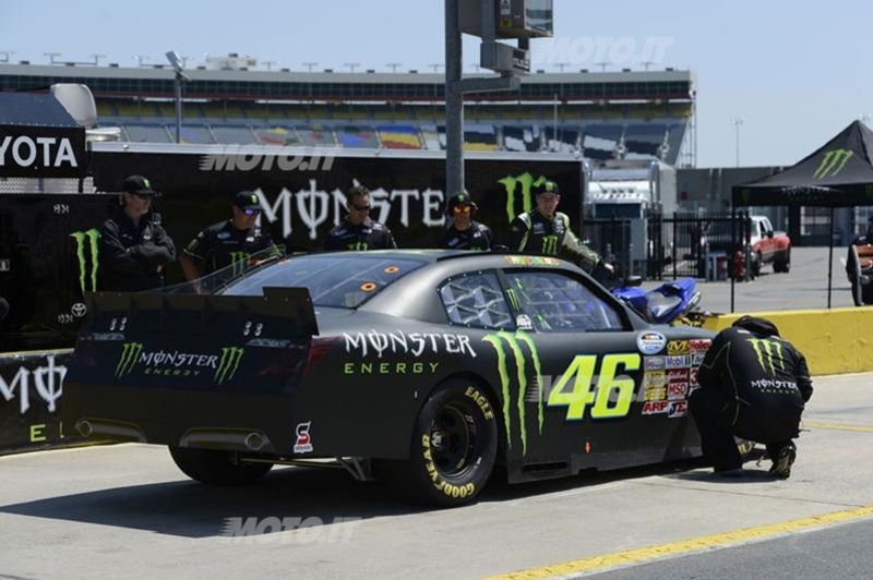 Valentino Rossi: a 300 km/h con la NASCAR - Video