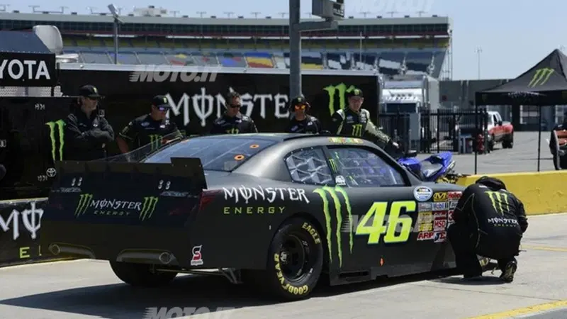 Valentino Rossi: a 300 km/h con la NASCAR - Video