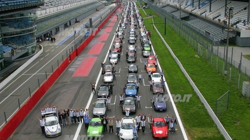 Porsche 911: 250 esemplari a Monza per festeggiare i 50 anni del modello