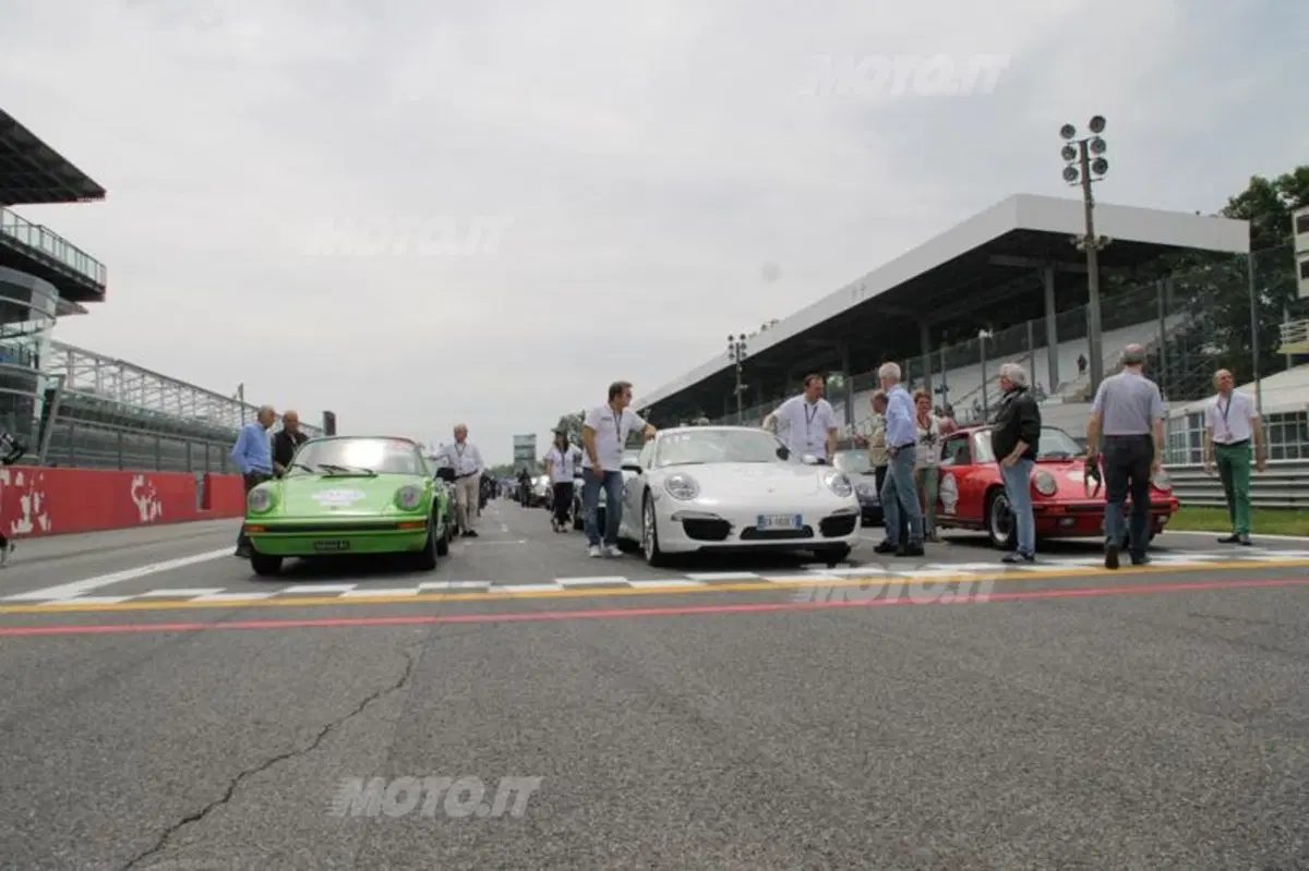 Porsche 911: 250 esemplari a Monza per festeggiare i 50 anni del modello (5)