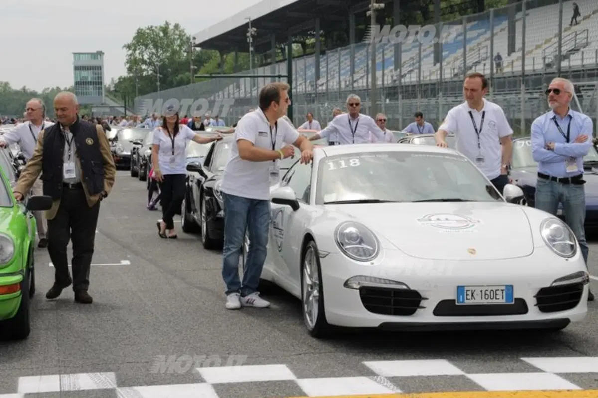 Porsche 911: 250 esemplari a Monza per festeggiare i 50 anni del modello (7)