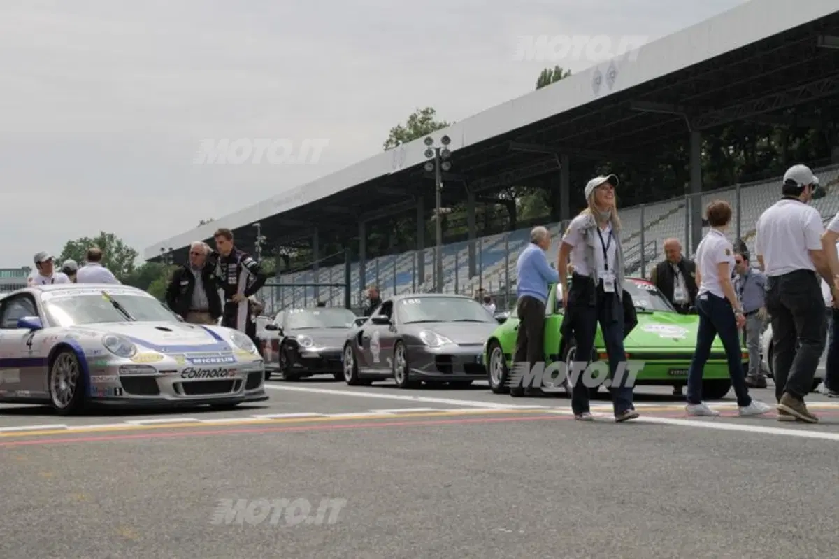Porsche 911: 250 esemplari a Monza per festeggiare i 50 anni del modello (13)