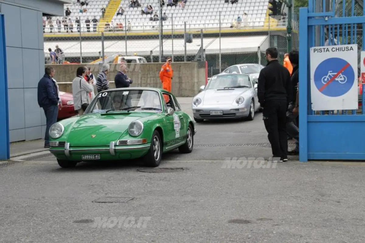 Porsche 911: 250 esemplari a Monza per festeggiare i 50 anni del modello (15)