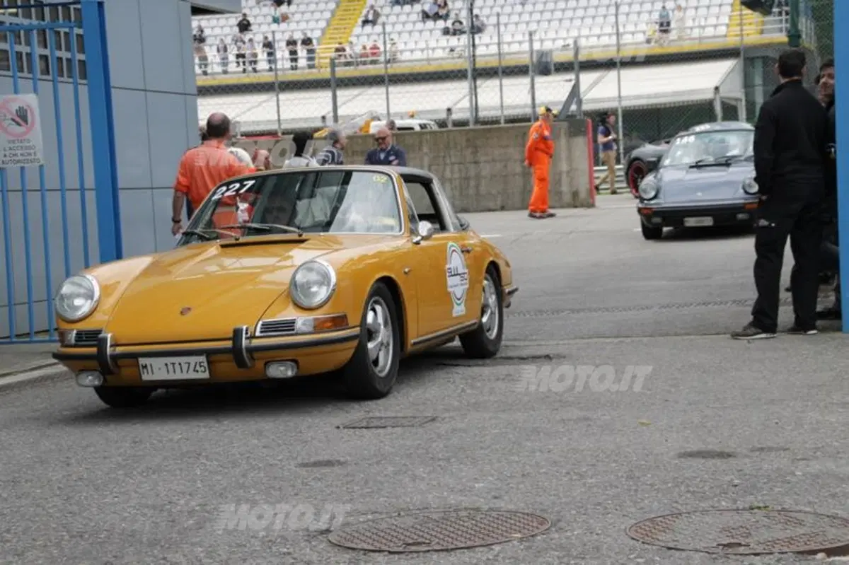Porsche 911: 250 esemplari a Monza per festeggiare i 50 anni del modello (18)