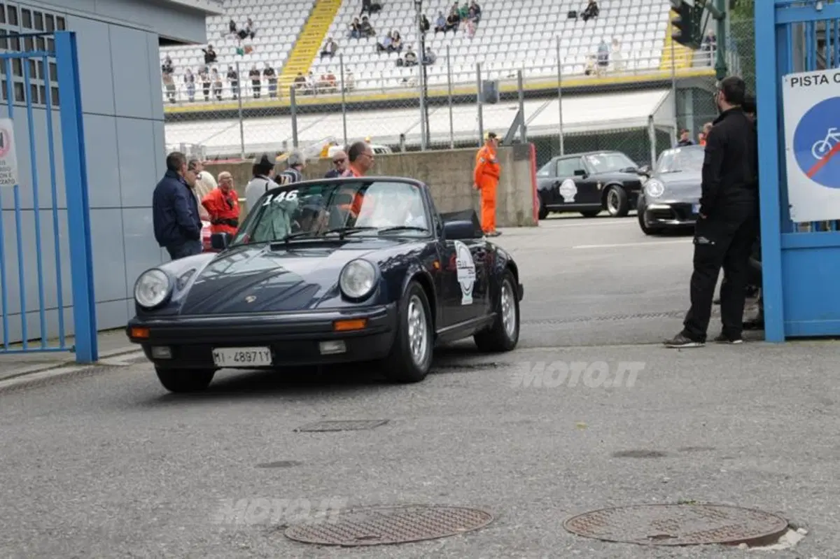 Porsche 911: 250 esemplari a Monza per festeggiare i 50 anni del modello (19)