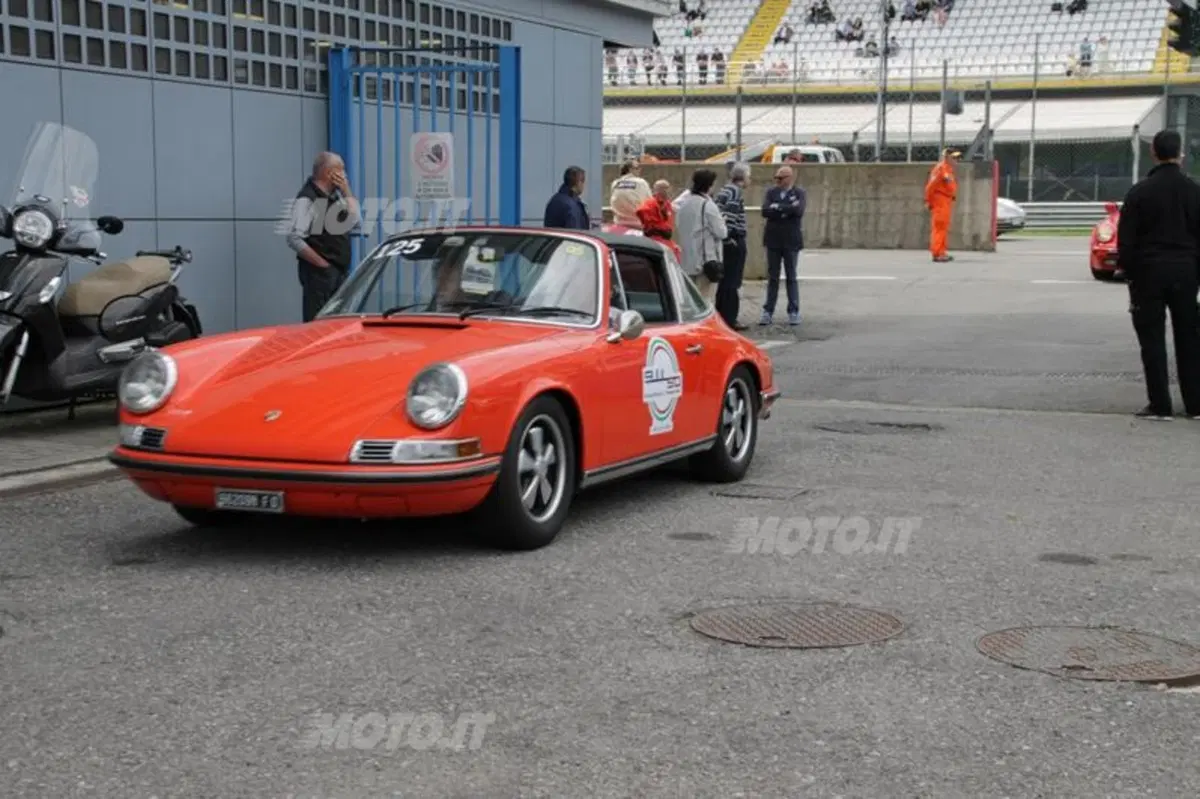Porsche 911: 250 esemplari a Monza per festeggiare i 50 anni del modello (20)
