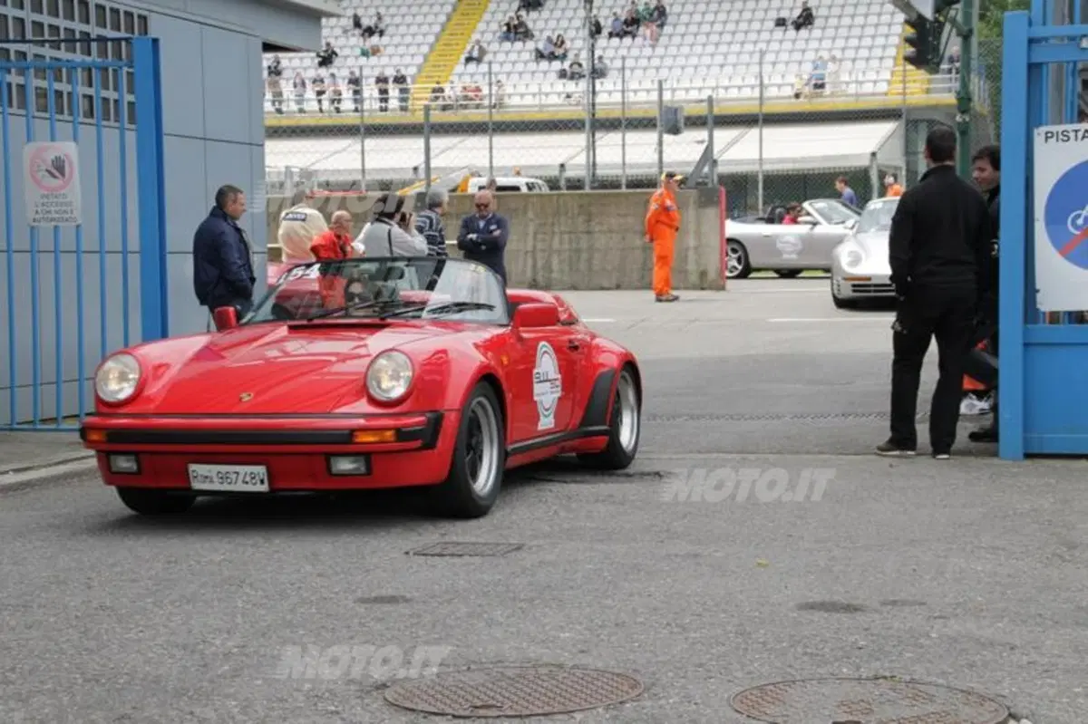 Porsche 911: 250 esemplari a Monza per festeggiare i 50 anni del modello (21)