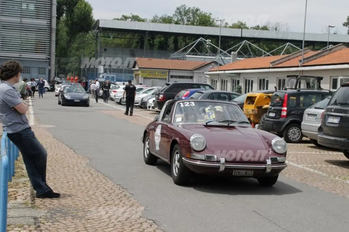Porsche 911: 250 esemplari a Monza per festeggiare i 50 anni del modello (26)