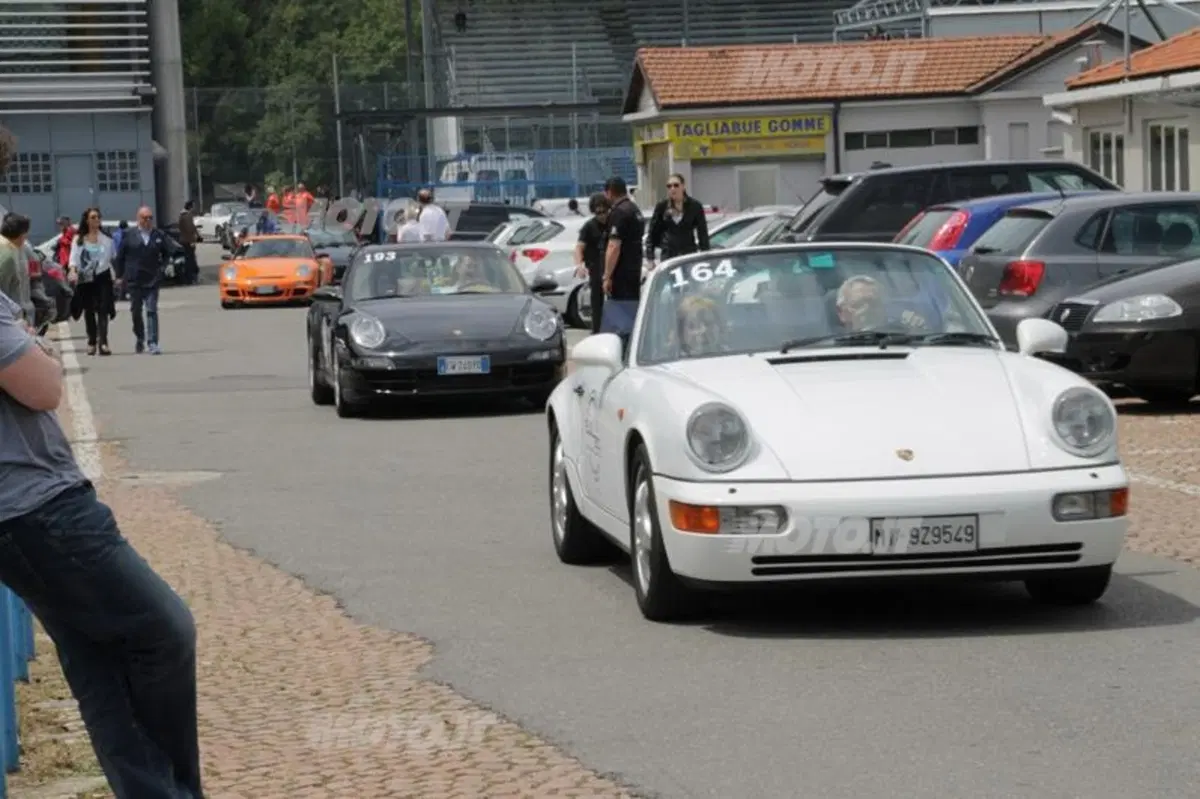 Porsche 911: 250 esemplari a Monza per festeggiare i 50 anni del modello (29)
