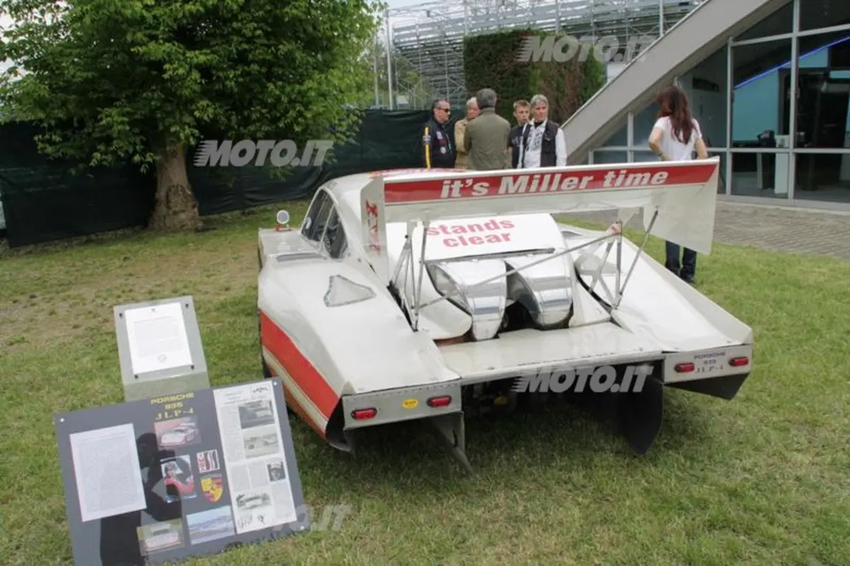 Porsche 911: 250 esemplari a Monza per festeggiare i 50 anni del modello (50)
