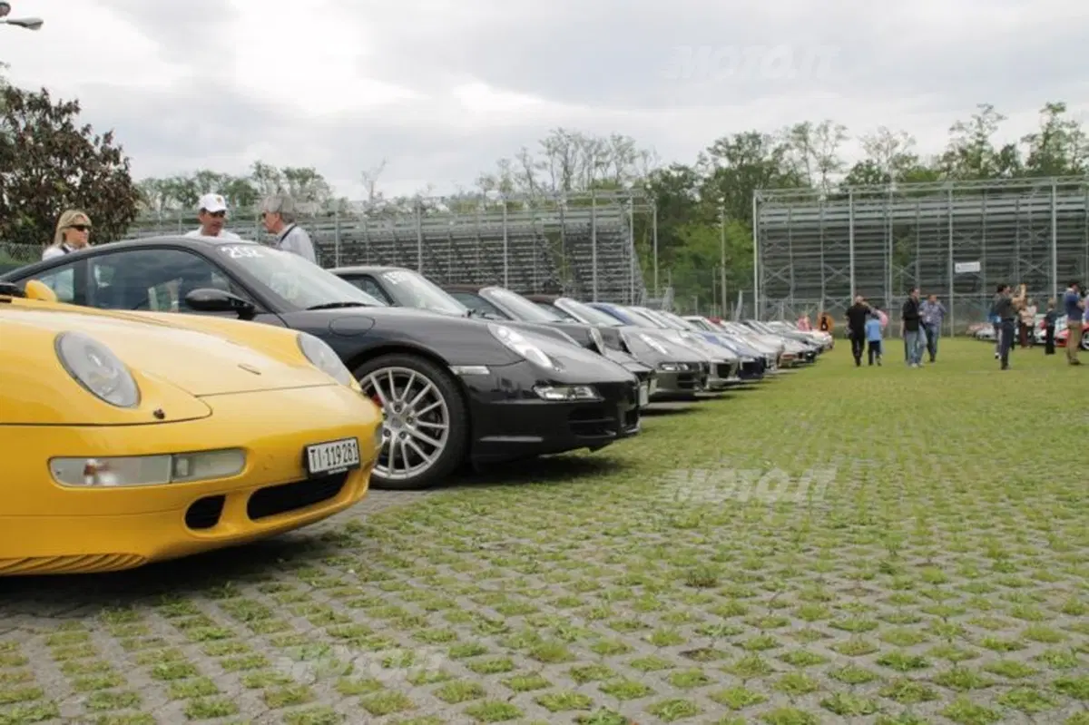 Porsche 911: 250 esemplari a Monza per festeggiare i 50 anni del modello (61)