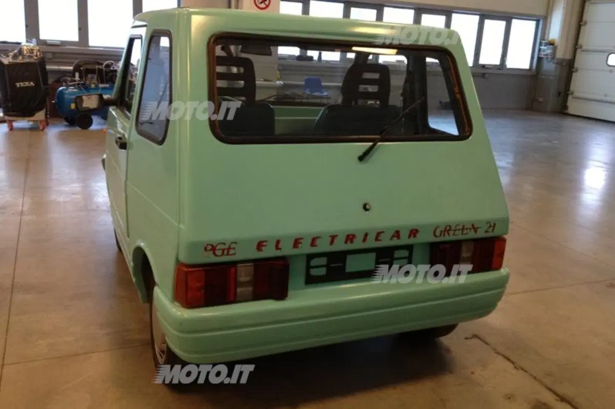 Auto elettrica e car sharing: l'inventore del Cynar li immaginava già negli anni '70 (2)