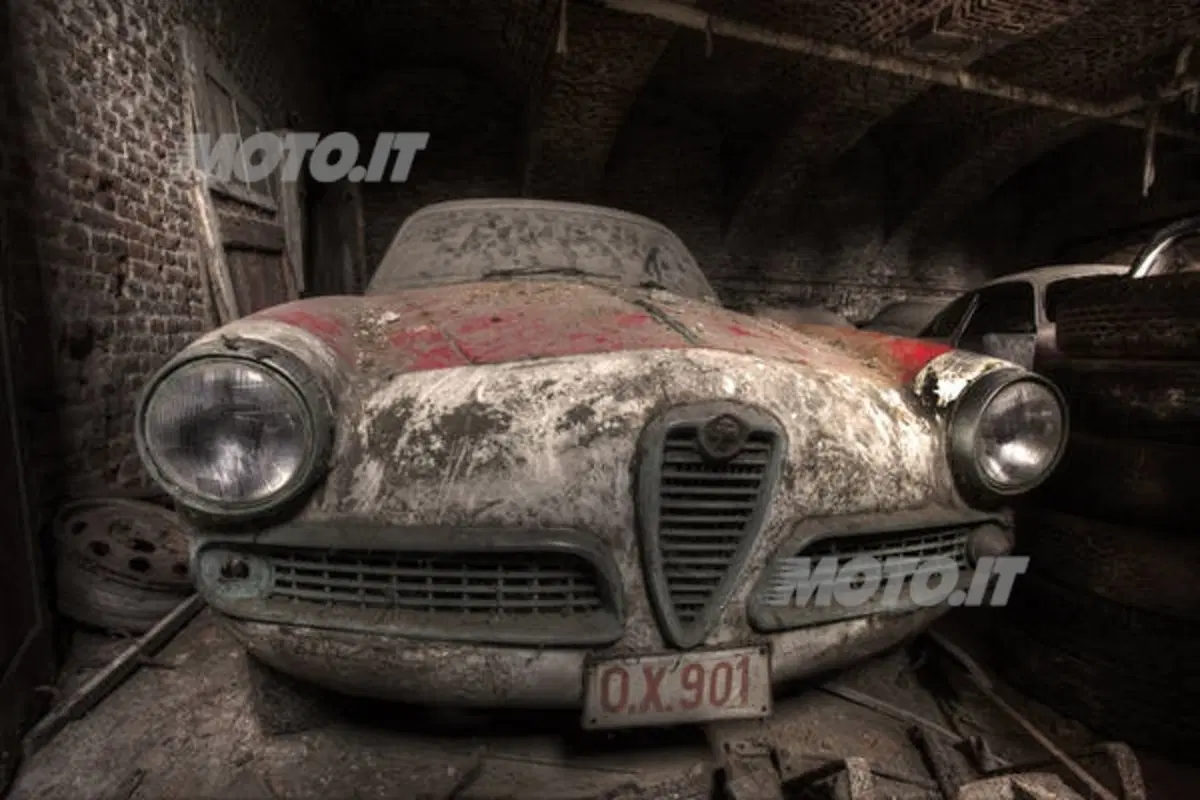 Alfa Romeo: rinvenuti sei esemplari da collezione in un castello abbandonato (2)