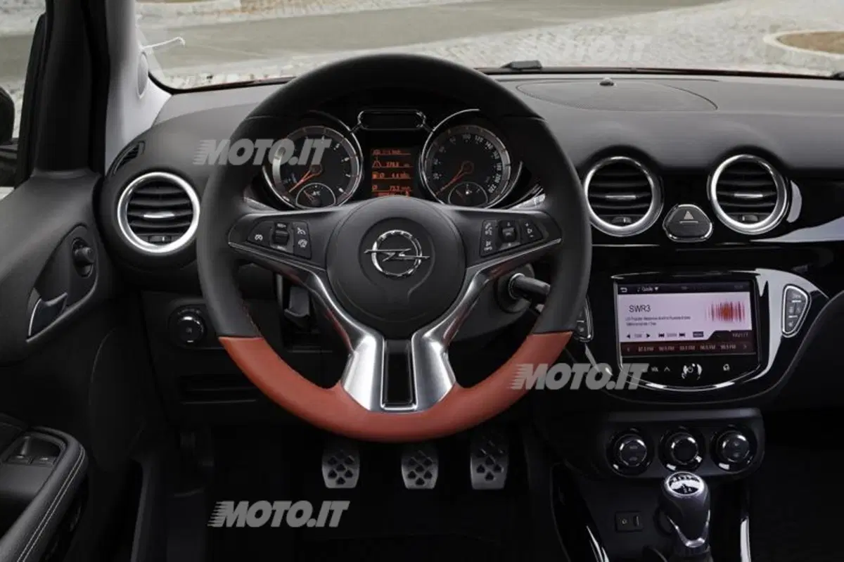 Opel Adam: premiato il design degli interni della city car tedesca (7)