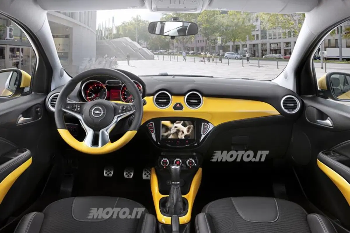 Opel Adam: premiato il design degli interni della city car tedesca (11)