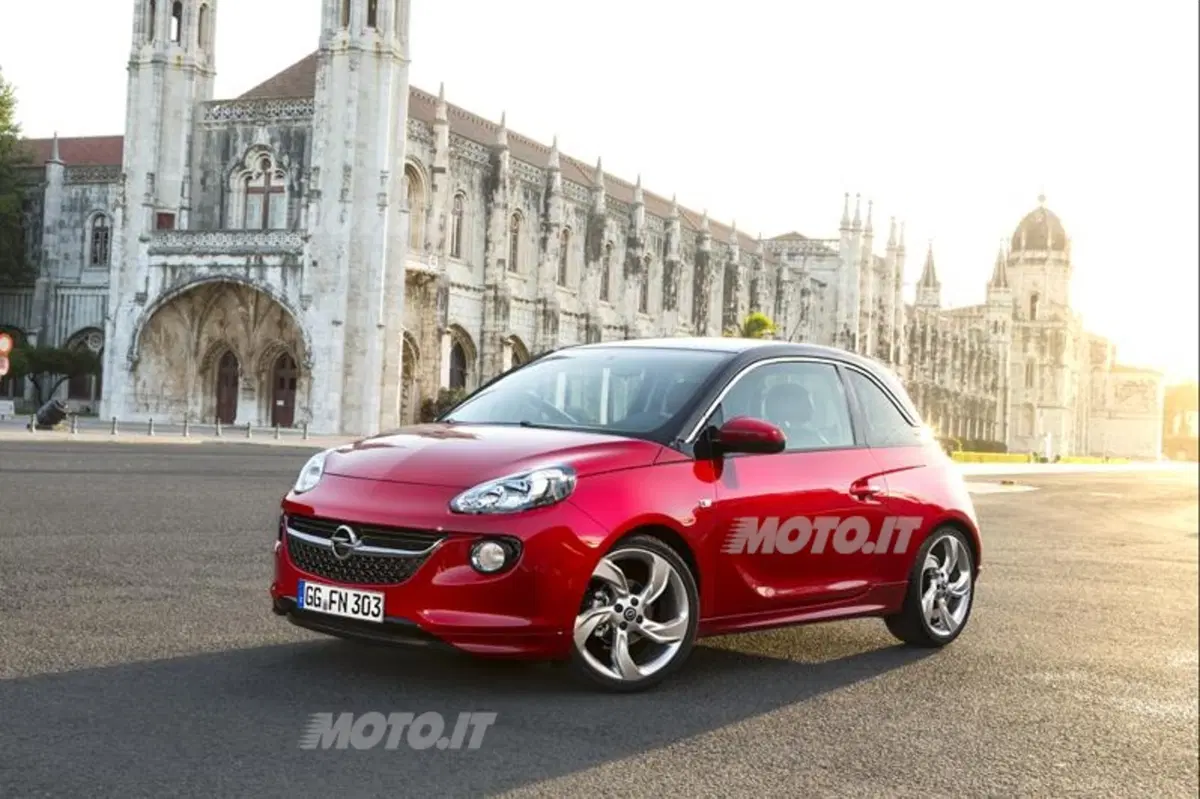 Opel Adam: premiato il design degli interni della city car tedesca (18)