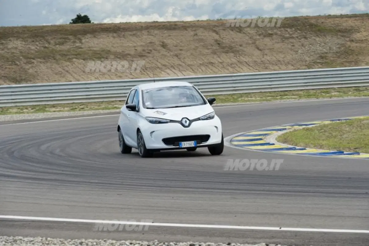 EcoPress Race: Renault Zoe, divertimento ed ecologia (3)