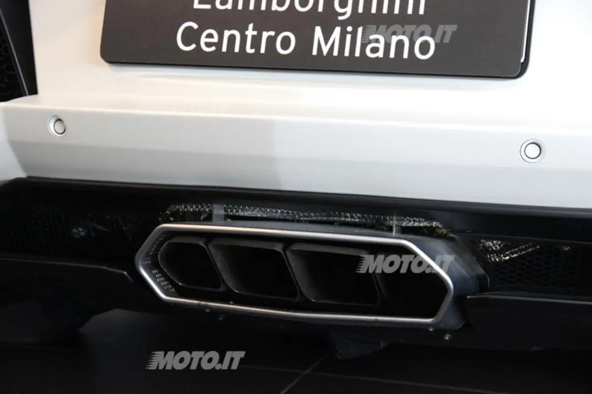 Lamborghini Aventador: prodotti 2.000 esemplari (17)